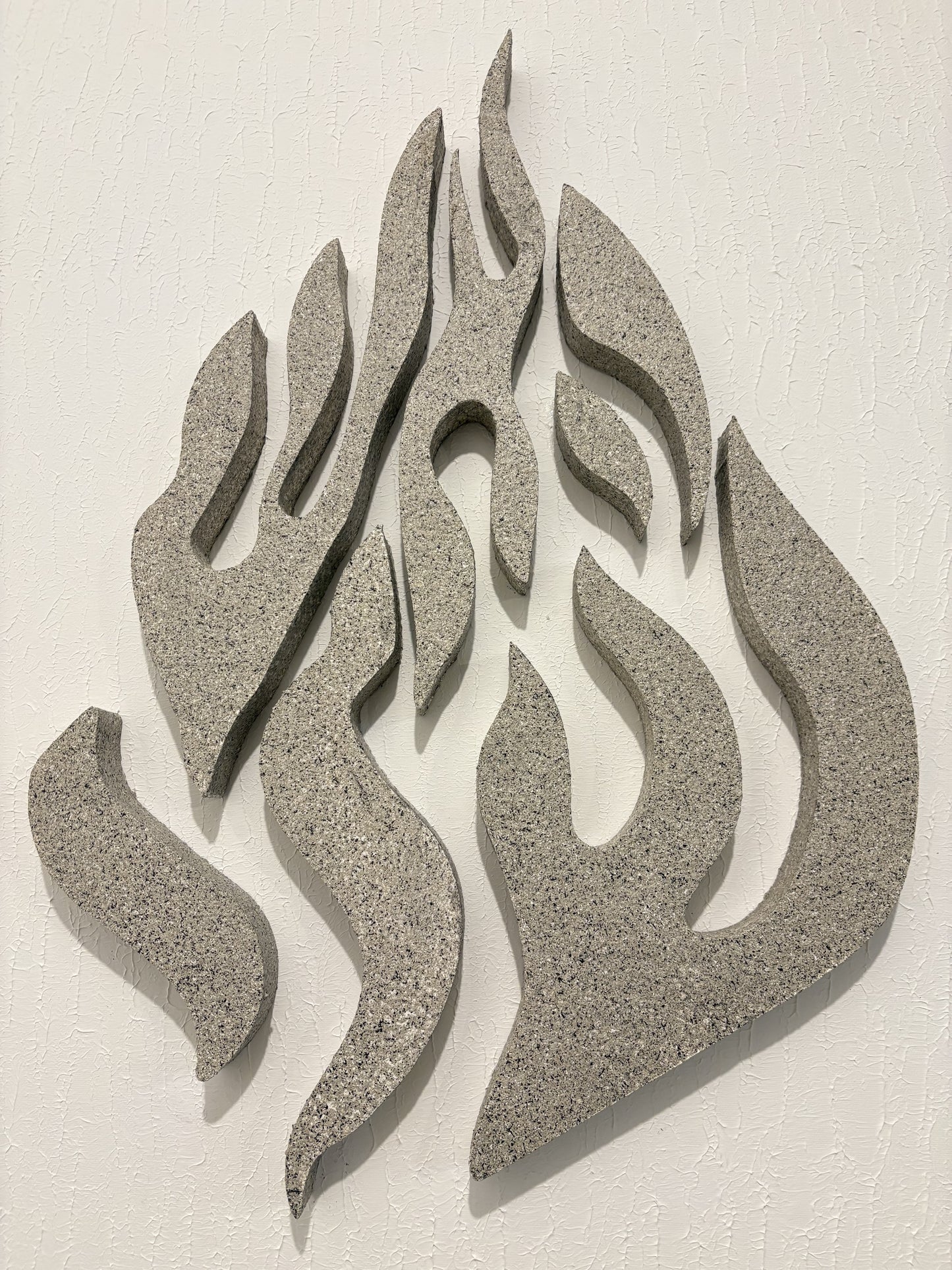 La Flamme — Pierre Grise